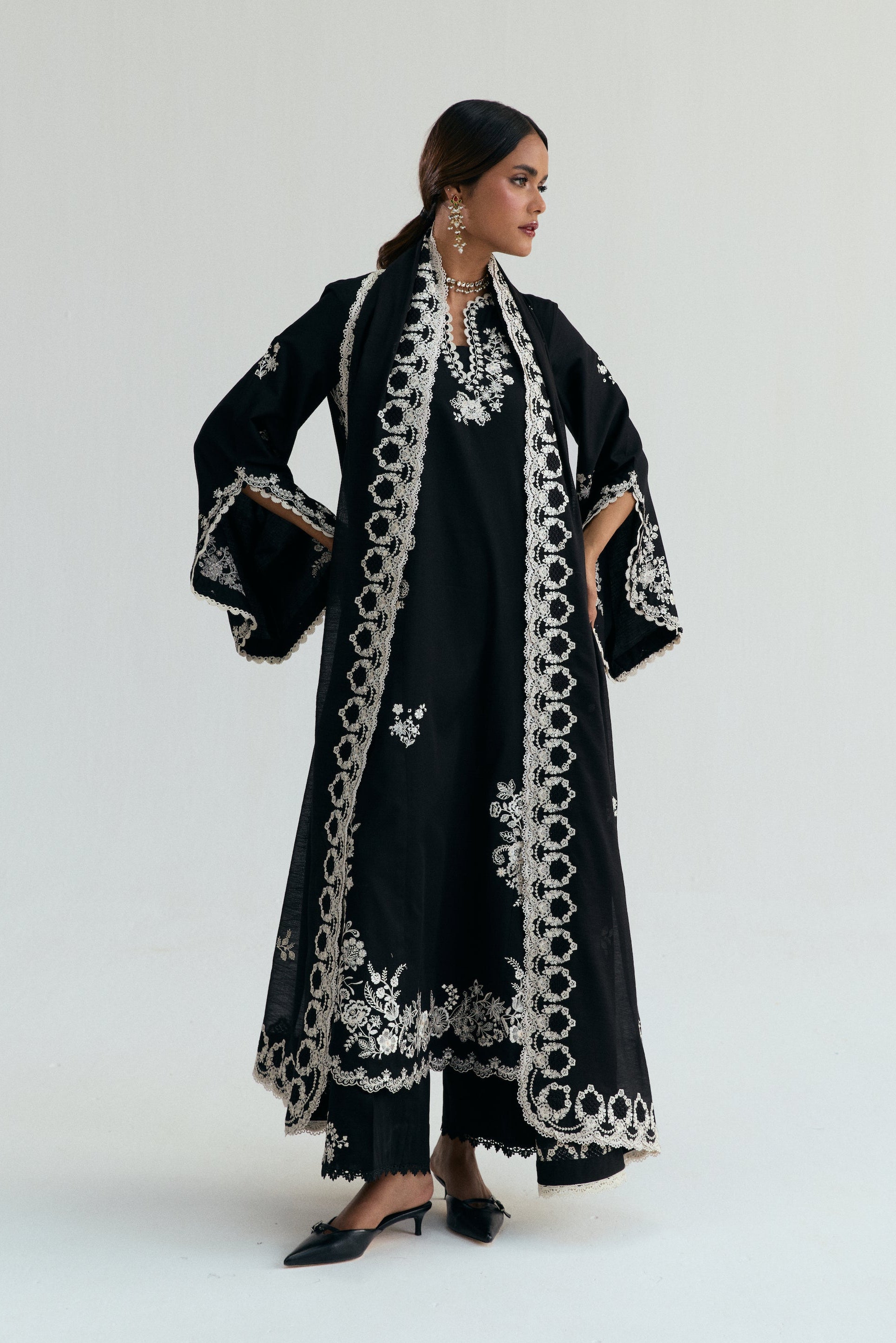 Two-tone ivory Pakistani casual outfit Ideal for Eid and evening occasions.