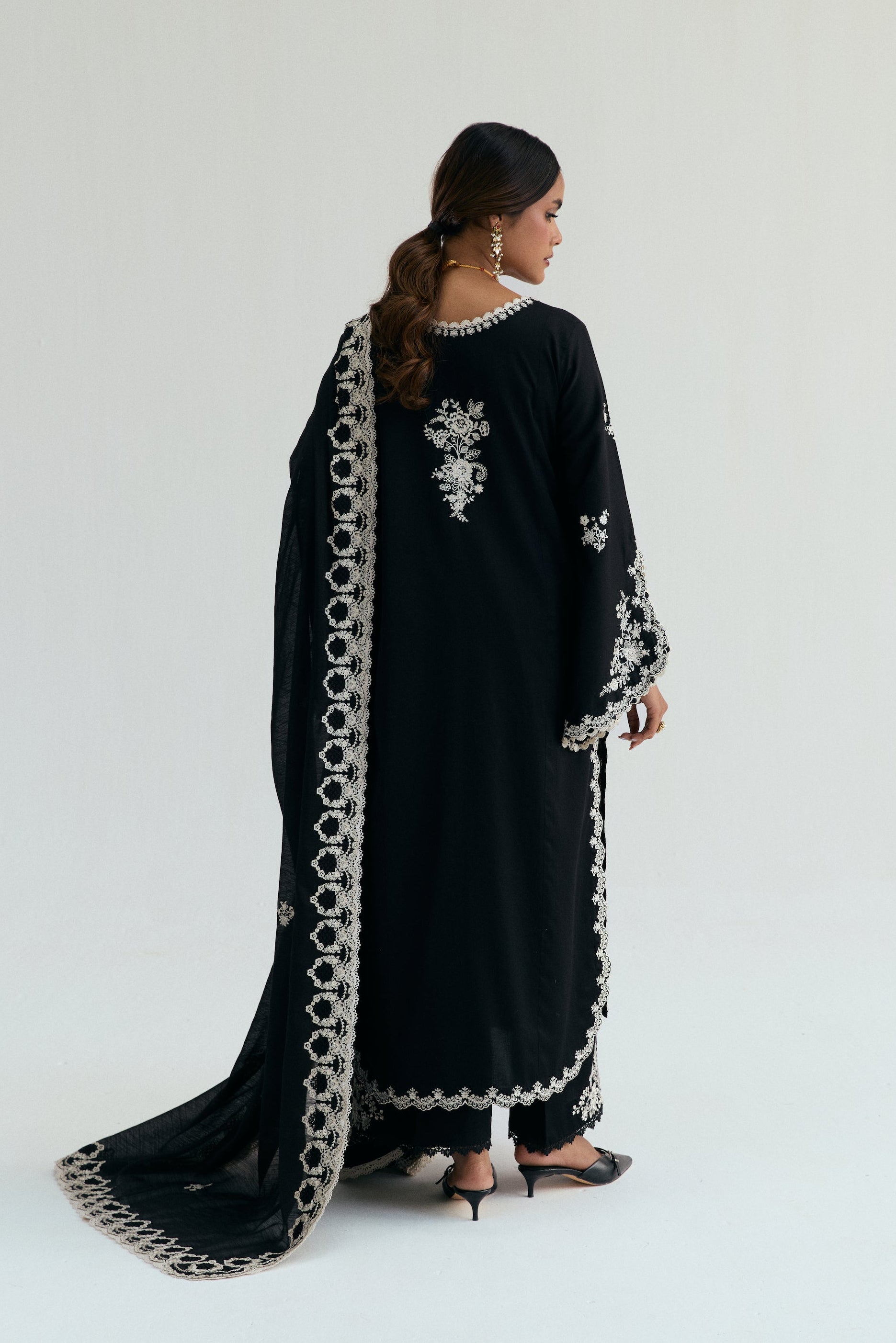 Two-tone ivory Pakistani casual outfit Ideal for Eid and evening occasions.