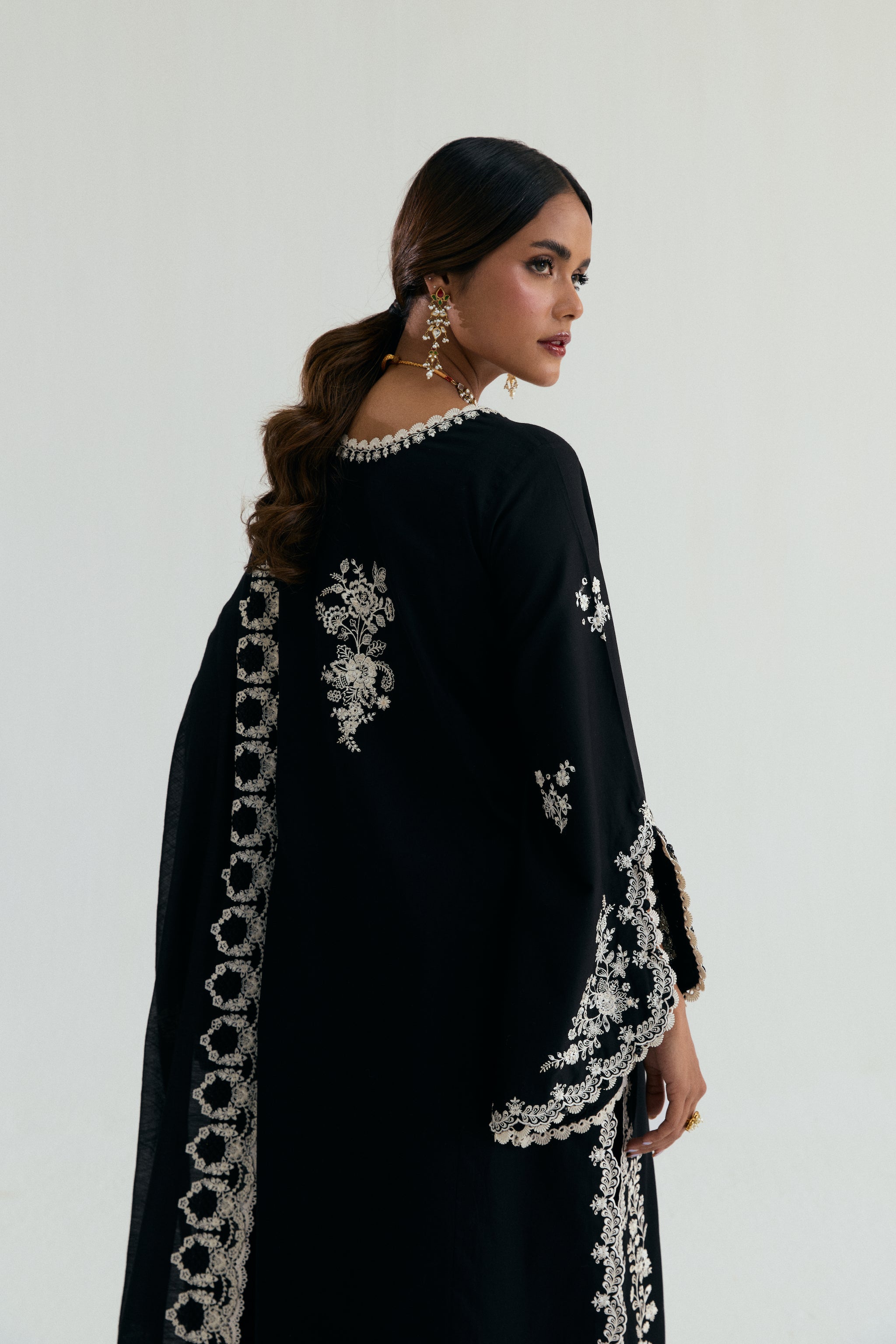 Two-tone ivory Pakistani casual outfit Ideal for Eid and evening occasions.