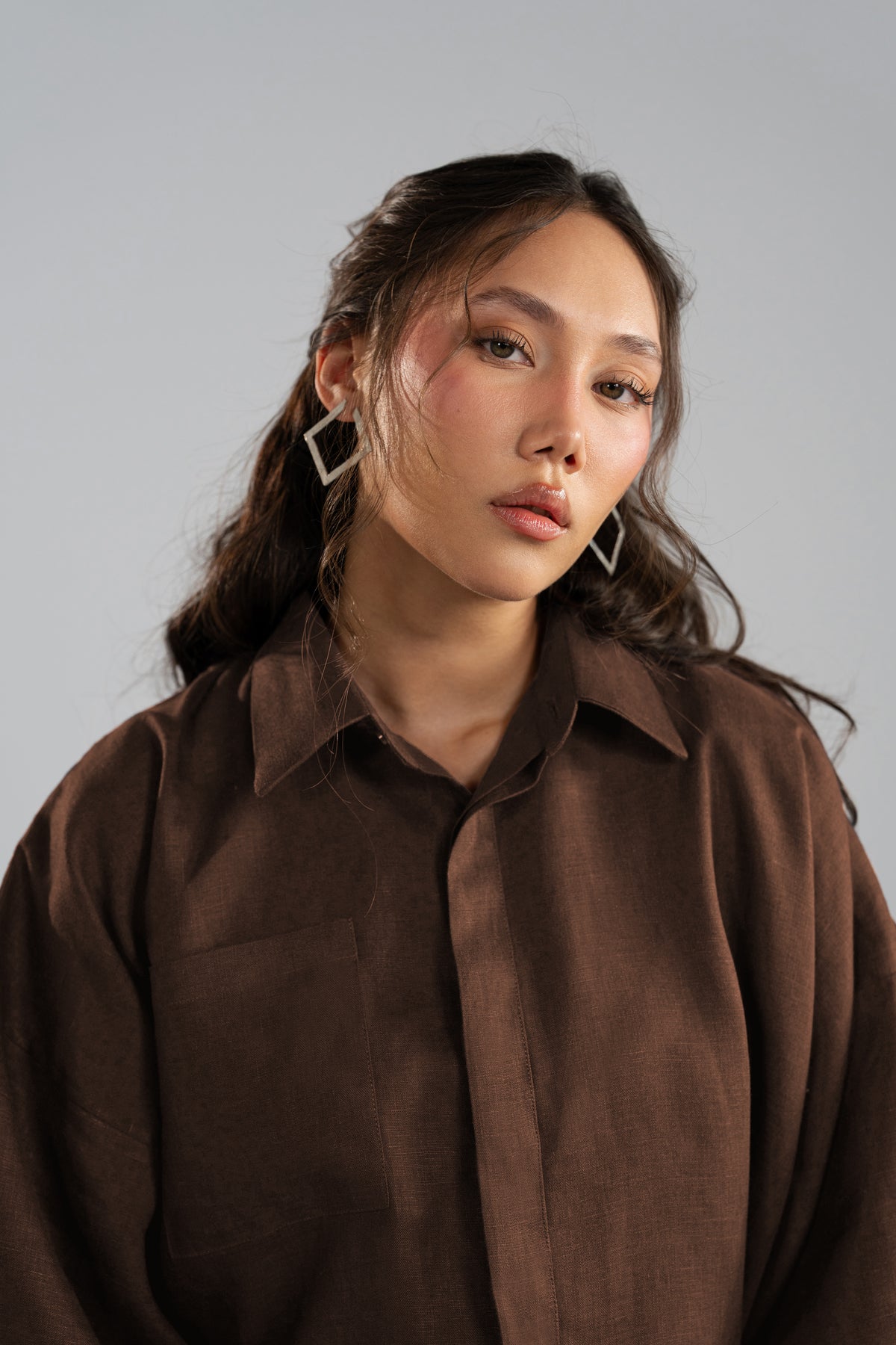 Espresso Set button-down collar detail, front view