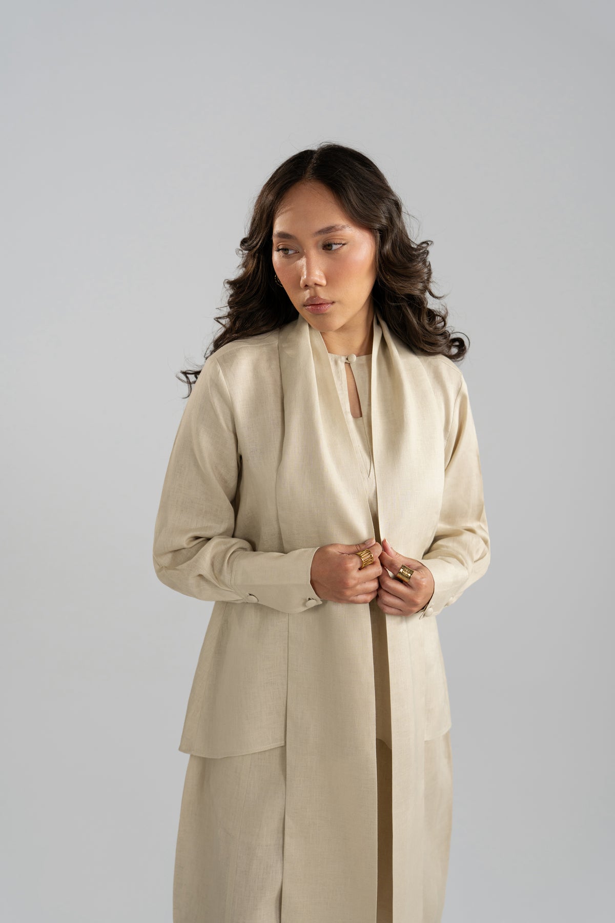 Tuscany Set front view, beige shirt and balloon trousers